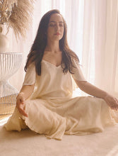 Load image into Gallery viewer, Sunday 30th August 10:00- 12:00- Breathwork, Guided Meditation & Morning Mantras