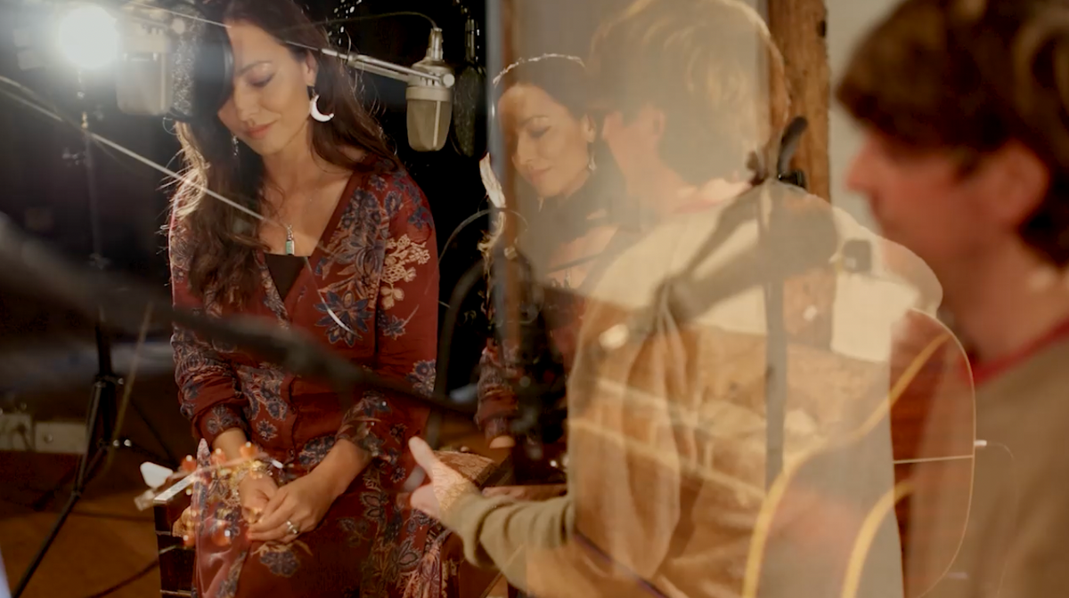 The answer is blowin in the wind ruhiya